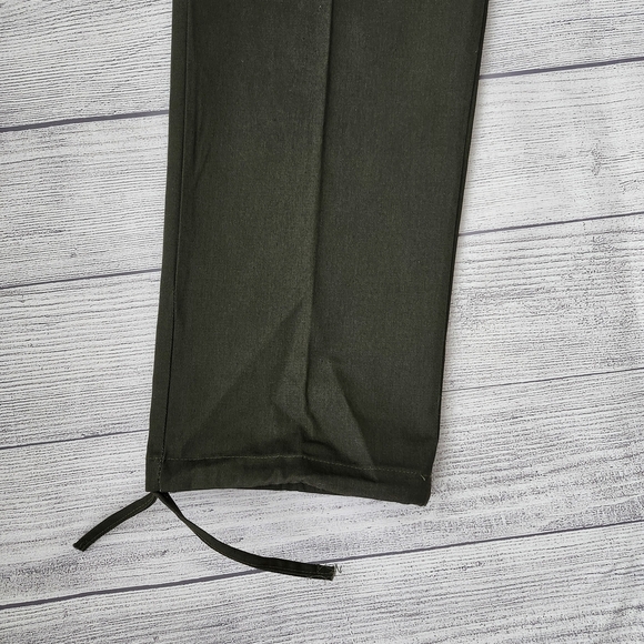 Men's Olive Cargo Pants Size 34x32 - Picture 3 of 8